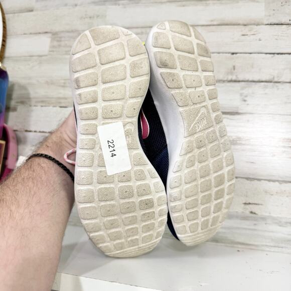 Nike Shoes Youth Size 5.5 Roshe Run Midnight Navy Pink Glow Running Sneakers - Picture 5 of 7